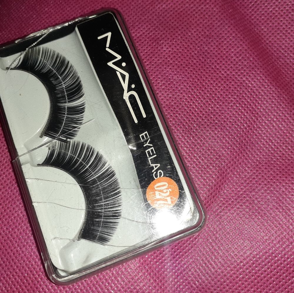 Donated strip eyelashes